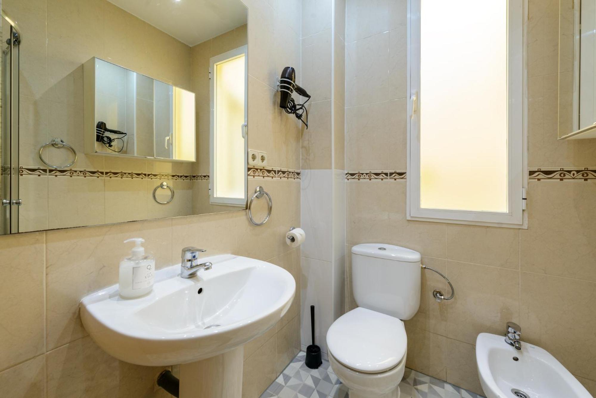 Apartamento Amplio Piso En Madrid Centro Con Vistas Al Templo De Debod Exterior foto