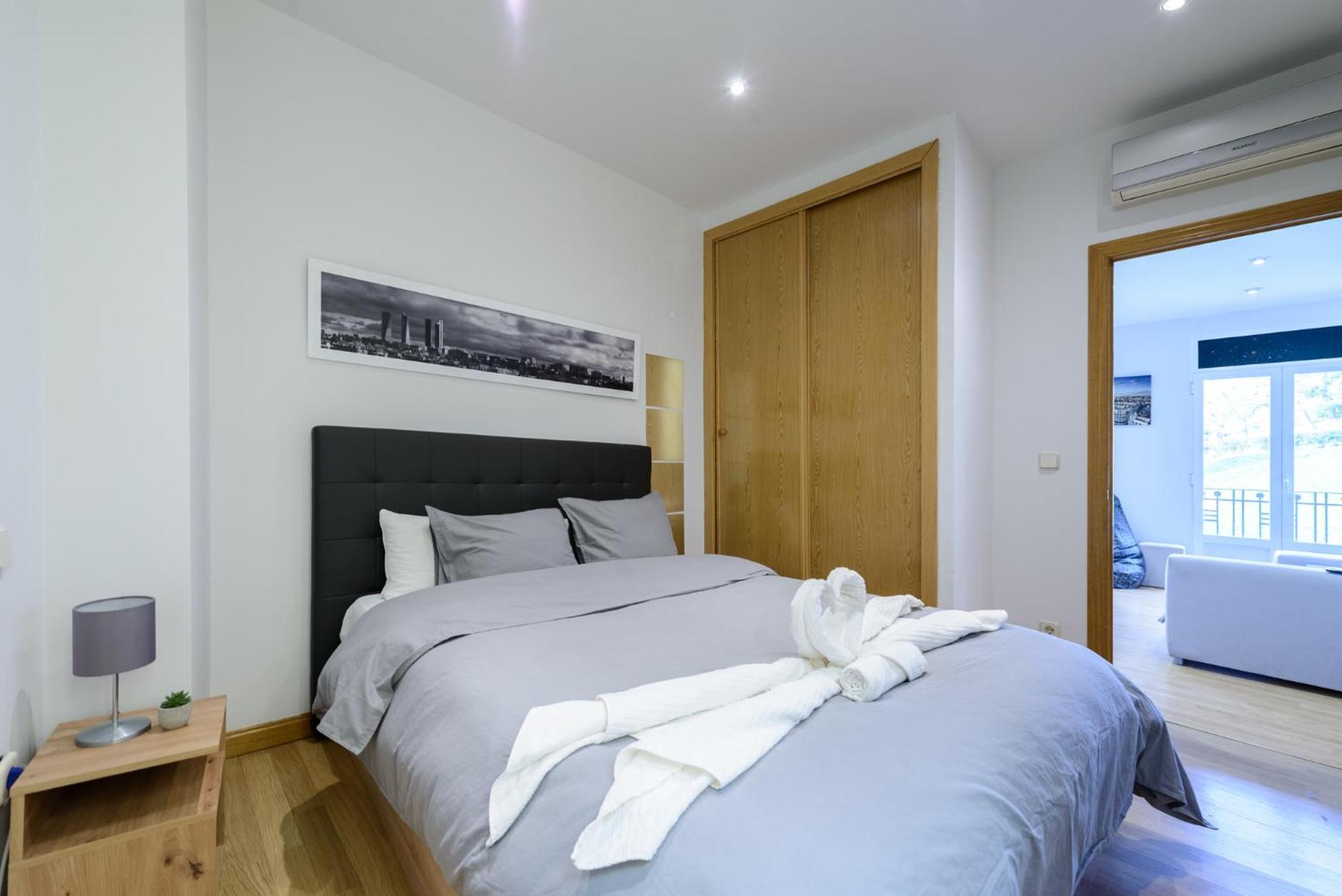 Apartamento Amplio Piso En Madrid Centro Con Vistas Al Templo De Debod Exterior foto